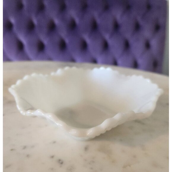 Vintage Square Bowl White Milk Glass Hazel Atlas Diamond Cut Ruffle Candy Dish - Picture 2 of 4